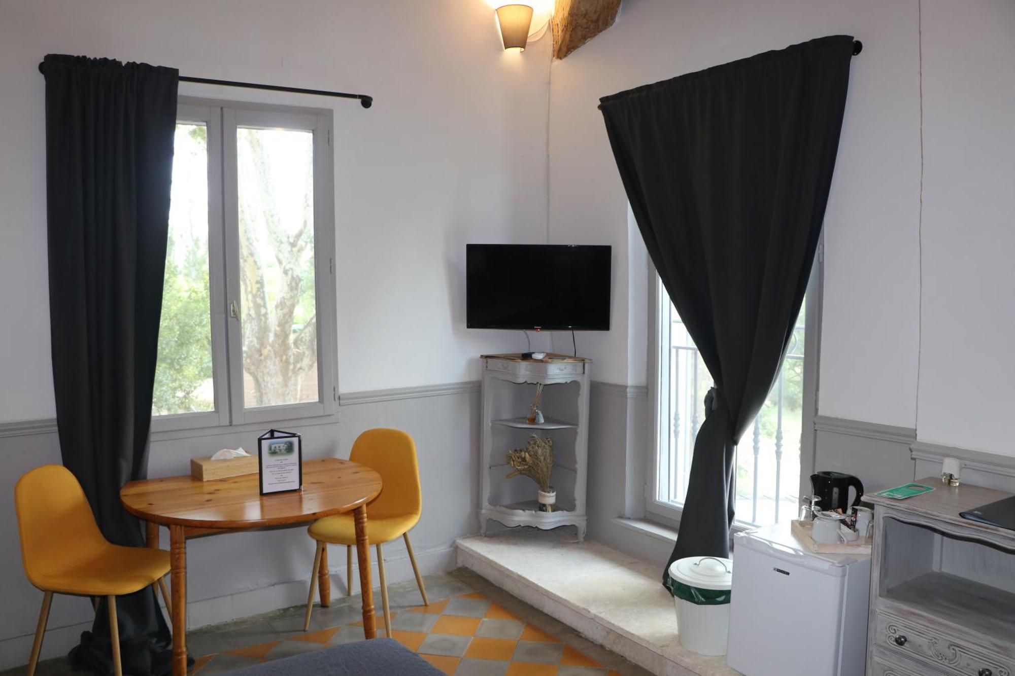 Le Mas Des Cerisiers Jacuzzi Et Sauna Inclus Pour Tous Les Logements Avignon Eksteriør bilde