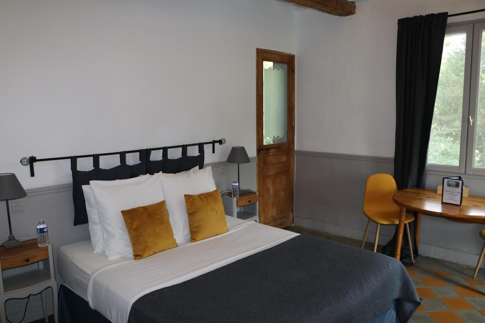 Le Mas Des Cerisiers Jacuzzi Et Sauna Inclus Pour Tous Les Logements Avignon Eksteriør bilde