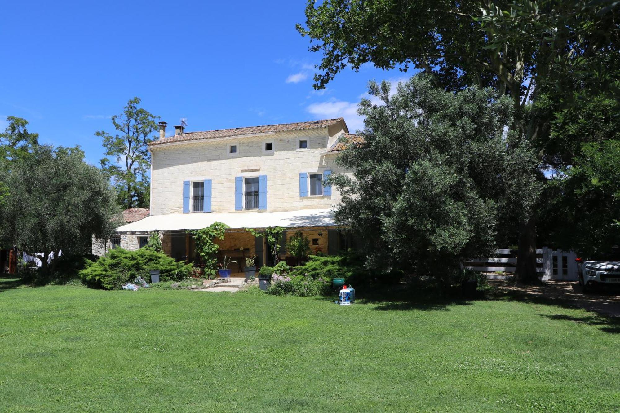 Le Mas Des Cerisiers Jacuzzi Et Sauna Inclus Pour Tous Les Logements Avignon Eksteriør bilde