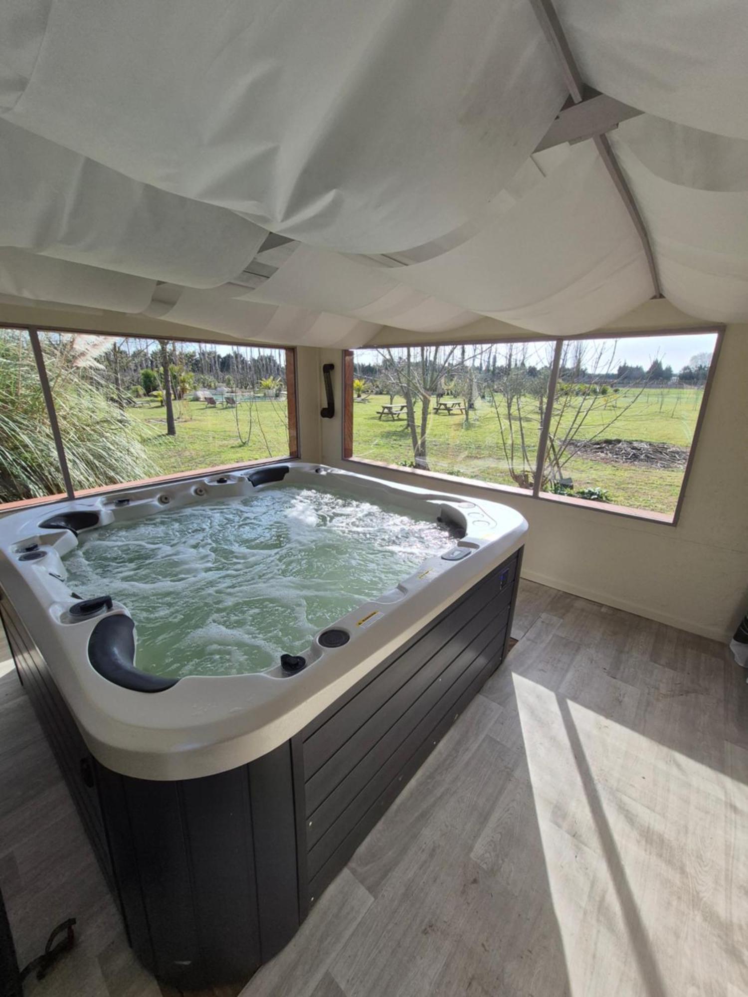 Le Mas Des Cerisiers Jacuzzi Et Sauna Inclus Pour Tous Les Logements Avignon Eksteriør bilde