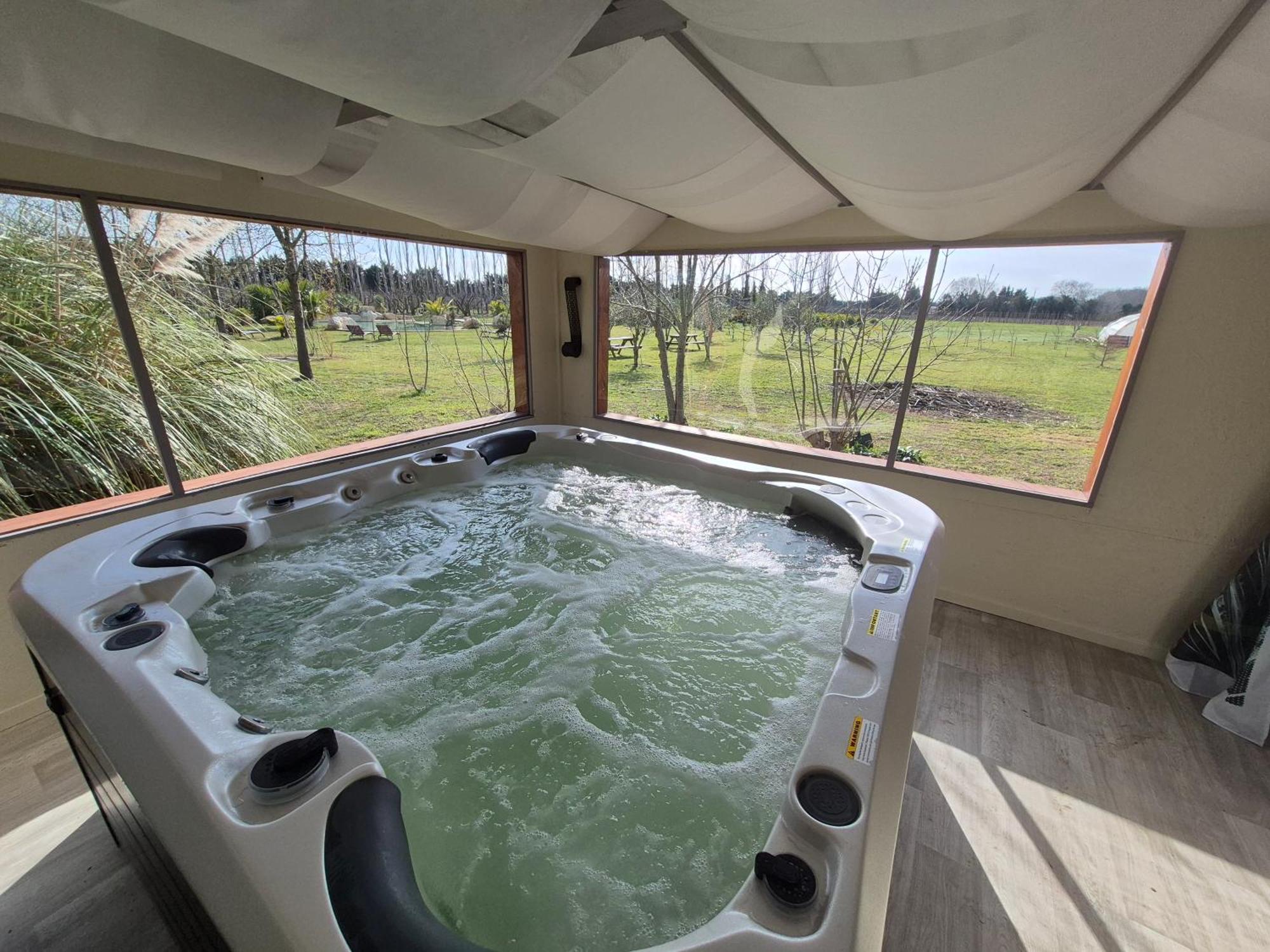 Le Mas Des Cerisiers Jacuzzi Et Sauna Inclus Pour Tous Les Logements Avignon Eksteriør bilde