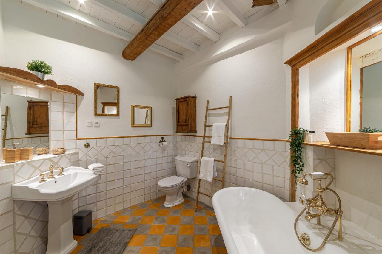 Le Mas Des Cerisiers Jacuzzi Et Sauna Inclus Pour Tous Les Logements Avignon Eksteriør bilde